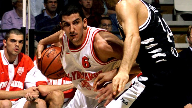 Ο Ντούσαν Βούτσκεβιτς με τη φανέλα του Ολυμπιακού