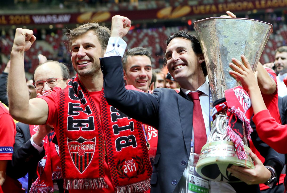 Έμερι και Κριχόβιακ πανηγυρίζουν το Europa League με τη Σεβίλλη