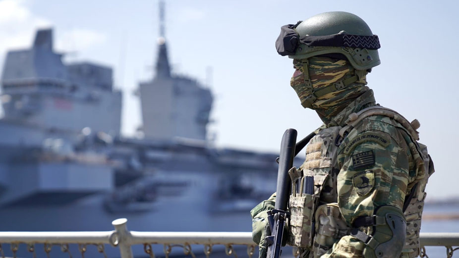 Στρατιώτης