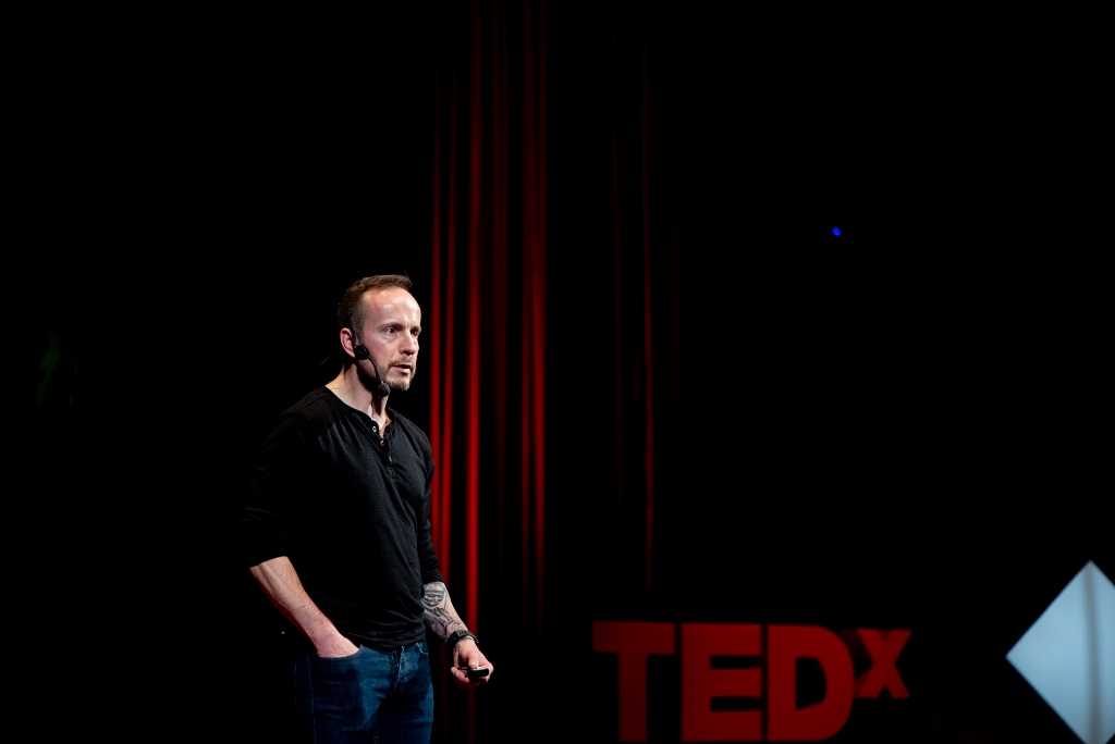 Ο Άλεξ Φλιν στο TedX Πάτρας το 2019