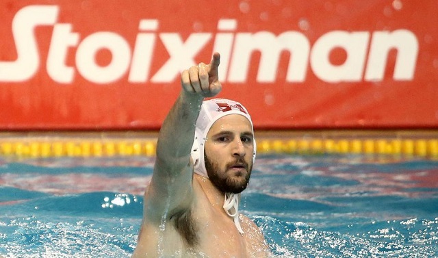 Ο Ντίνος Γενηδουνιάς