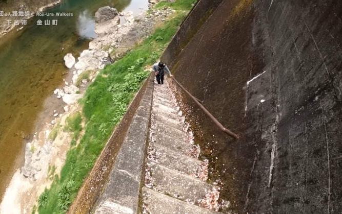 Η «πιο τρομακτική σκάλα» της Ιαπωνίας