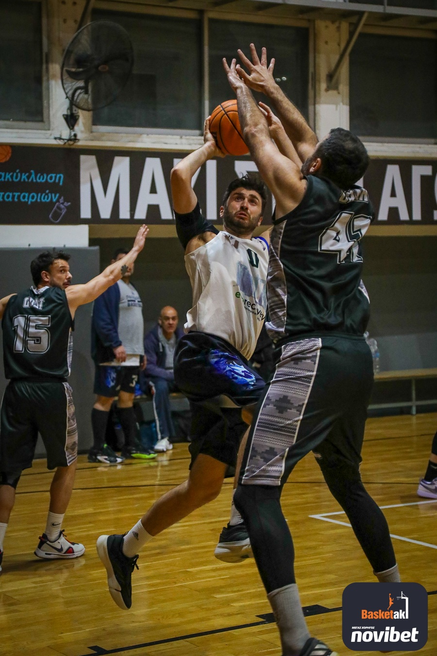 Από αγώνα για το basketaki