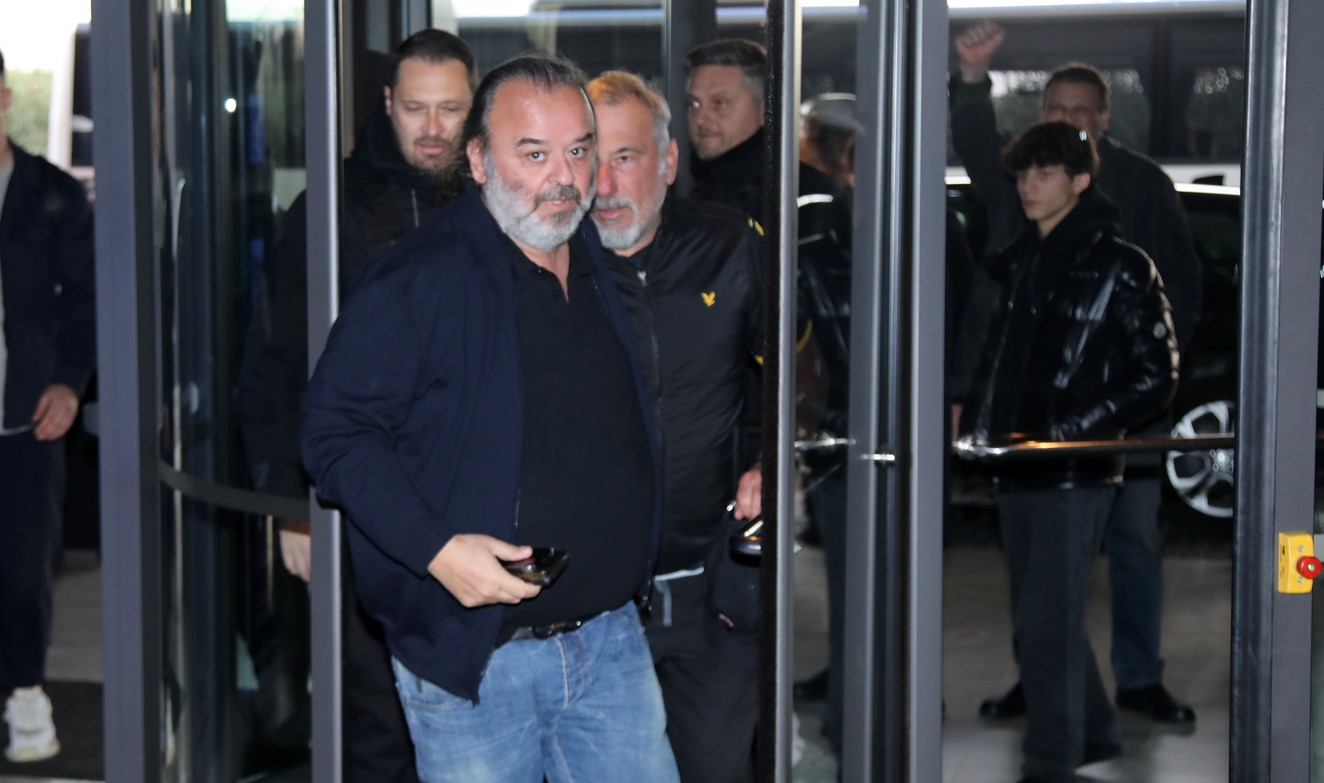 Ο Μάριος Ηλιόπουλος στο ξενοδοχείο της ΑΕΚ στη Θεσσαλονίκη