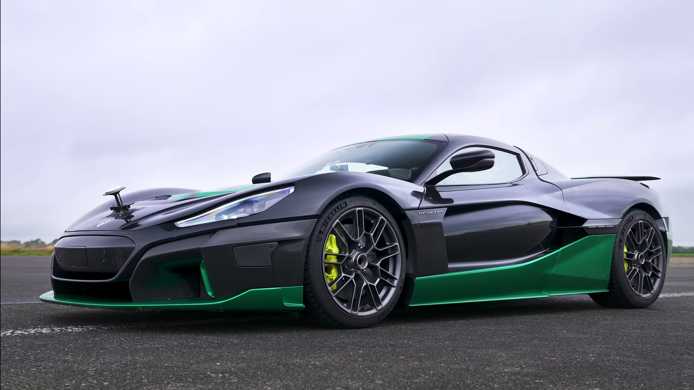 KTM MotoGP κοντράρει στα ίσια την Rimac Nevera των 1.900+ ίππων (vid ...