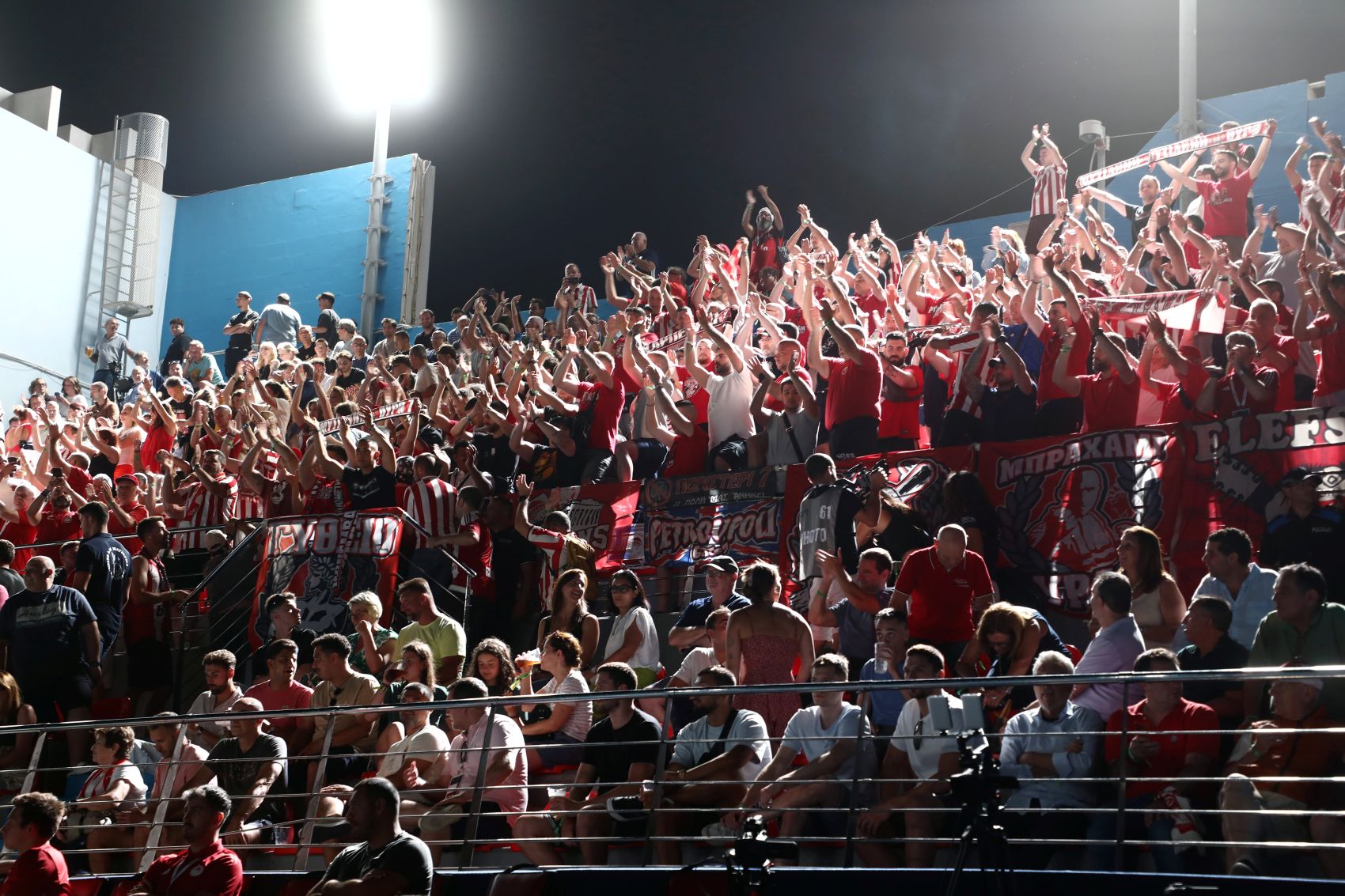 kosmos_olympiacos_malta