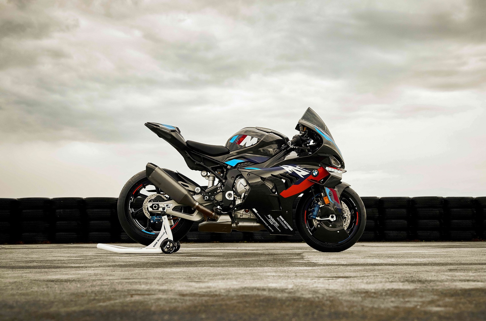 BMW M1000R