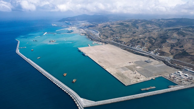 1.200 μέτρα νέων προβλητών