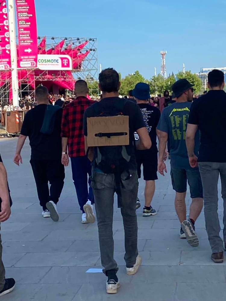 Ψάχνοντας απεγνωσμένα εισιτήριο για τους Metallica 