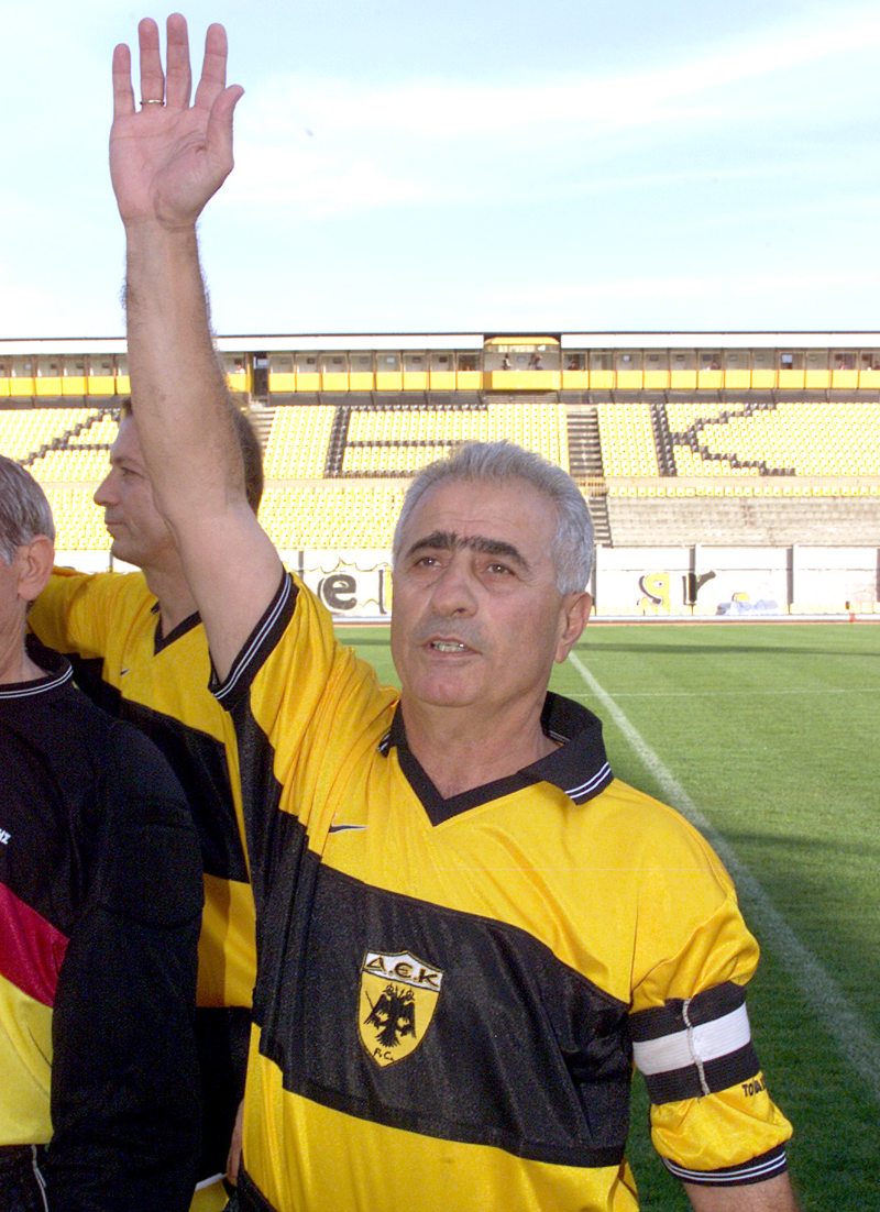 Ο Μίμης Παπαϊωάννου σε φιλικό των παλαιμάχων της ΑΕΚ
