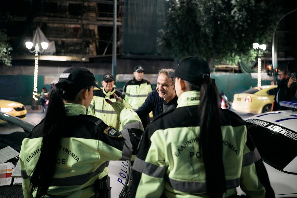 Ο Κυριάκος Μητσοτάκης έκανε αλκοτέστ στο κέντρο της Αθήνας