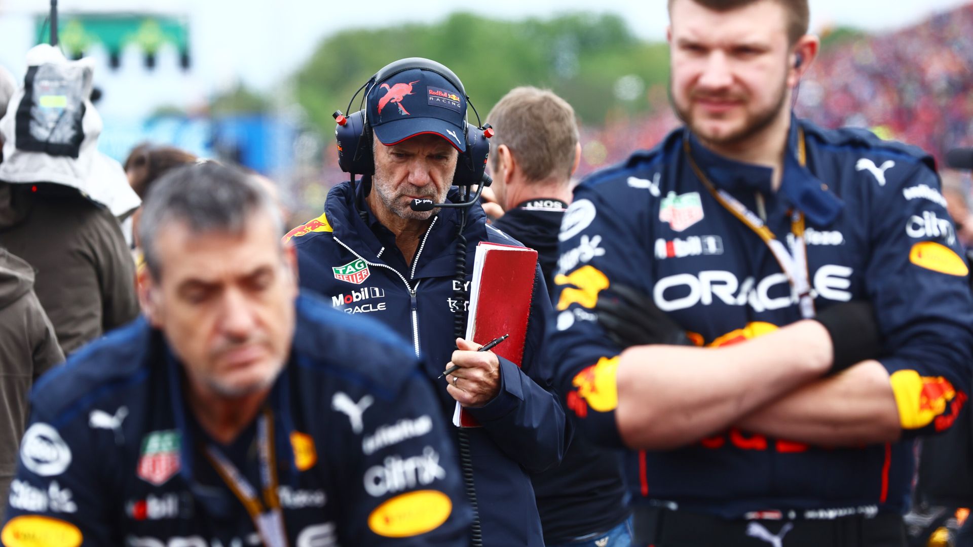 Ο Άντριαν Νιούι στο grid της Ίμολα