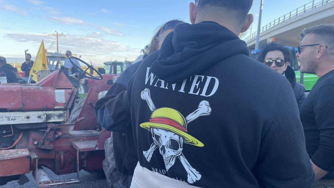 Το σύμβολο του One Piece στα μπλόκα των αγροτών