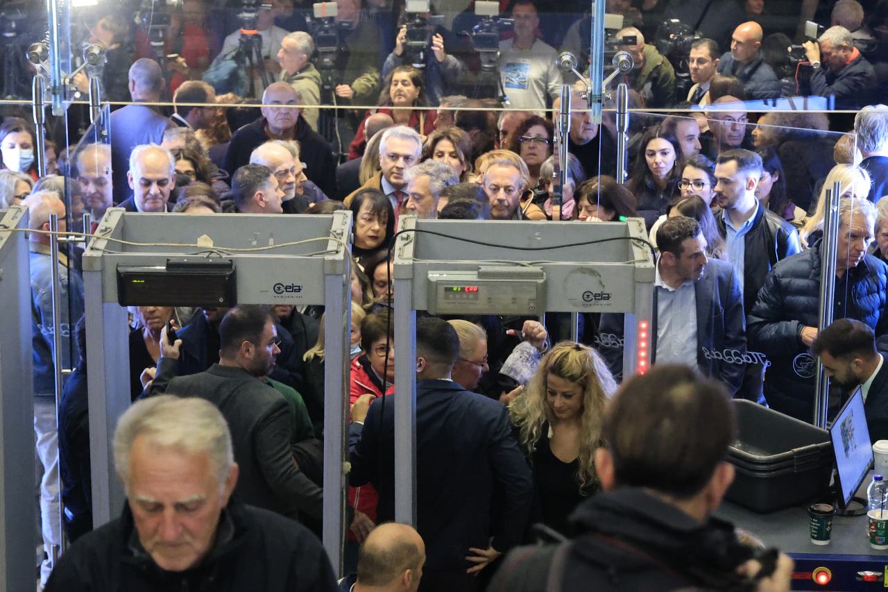 Ο κόσμος στο Παλλάς