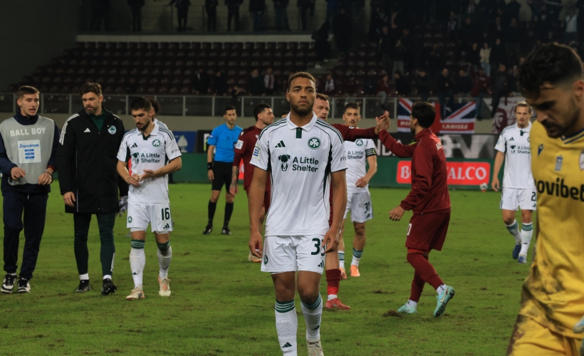 Ο Παναθηναϊκός άφησε δύο βαθμούς στην «AEL FC Arena» το απόγευμα της Κυριακής (07/12), αφού έμεινε στο 2-2 κόντρα στην ΑΕΛ σε αγώνα για την 13η αγωνιστική της Stoiximan Superleague, την τελευταία του πρώτου γύρου.Οι «πράσινοι» έφτασαν να προηγούνται μ' ένα γκολ μέχρι τις καθυστερήσεις του αγώνα, όμως εκεί το λάθος του Μλαντένοβιτς έδωσε την ευκαιρία στην ΑΕΛ να ισοφαρίσει και να κόψει δύο βαθμούς από το «τριφύλλι».Αυτή ήταν η τέταρτη φετινή γκέλα του Παναθηναϊκού σε ματς ενάντια σε μικρομεσαία ομάδα του πρωταθλήματος στα οκτώ τέτοια που έχει δώσει σ' αυτό τον πρώτο γύρο (το ματς με τον ΟΦΗ δεν έχει γίνει ακόμα).Μία κατάσταση που αποτέλεσε ανοιχτή πληγή για όλους τους προπονητές της ομάδας που έκατσαν φέτος στον πάγκο της και ο Ράφα Μπενίτεθ δεν αποτελεί εξαίρεση. Το 58,3% που ξέκοψε από νωρίς τον τίτλοΗ επίδοση αυτή των «πρασίνων» αποτελεί τον βασικό λόγο βάσει του οποίου μπορεί κανείς να πει πως το «τριφύλλι» πλέον είναι εκτός πρωταθλήματος, αφού η διαφορά του από τους τρεις πρώτους έχει πάει σε διψήφια επίπεδα, έστω και μ' ένα ματς λιγότερο.Συνολικά ο Παναθηναϊκός έχει απωλέσει δέκα βαθμούς από τους διαθέσιμους 24 στα παιχνίδια αυτά και μάλιστα ενώ στα τρία εξ' αυτών ήταν εκείνος που προηγήθηκε, όμως τελικά είτε έχασε είτε ισοφαρίστηκε. Κοινώς οι «πράσινοι» έχουν πάρει μόλις το 58,3% των βαθμών που ήταν διαθέσιμοι από τα ματς αυτά, δηλαδή λίγο παραπάνω από τους μισούς.Για να καταλάβουμε καλύτερα πόσο προβληματική είναι η συγκομιδή αυτή αρκεί να την συγκρίνουμε με την αντίστοιχη των άλλων τριών ομάδων που συνεχίζουν να διεκδικούν τον τίτλο. Ο Ολυμπιακός από τους 27 διαθέσιμους βαθμούς κόντρα στους μικρομεσαίους έχει πάρει και τους 27, δηλαδή το 100%. Η ΑΕΚ από το ίδιο σύνολο έχει συγκεντρώσει 25 βαθμούς, έχοντας ως μοναδικό ψεγάδι στην συγκομιδή της την εκτός έδρας ισοπαλία με την ΑΕΛ (1-1). Ο ΠΑΟΚ από την άλλη έχει πάρει 23 από τους 27 βαθμούς έχοντας φέρει δύο ισοπαλίες με τον Παναιτωλικό εντός (0-0) και τον Αστέρα Aktor εκτός (3-3).Κοινώς οι τρεις ανταγωνιστές των «πρασίνων» έχουν χάσει όλοι μαζί έξι βαθμούς