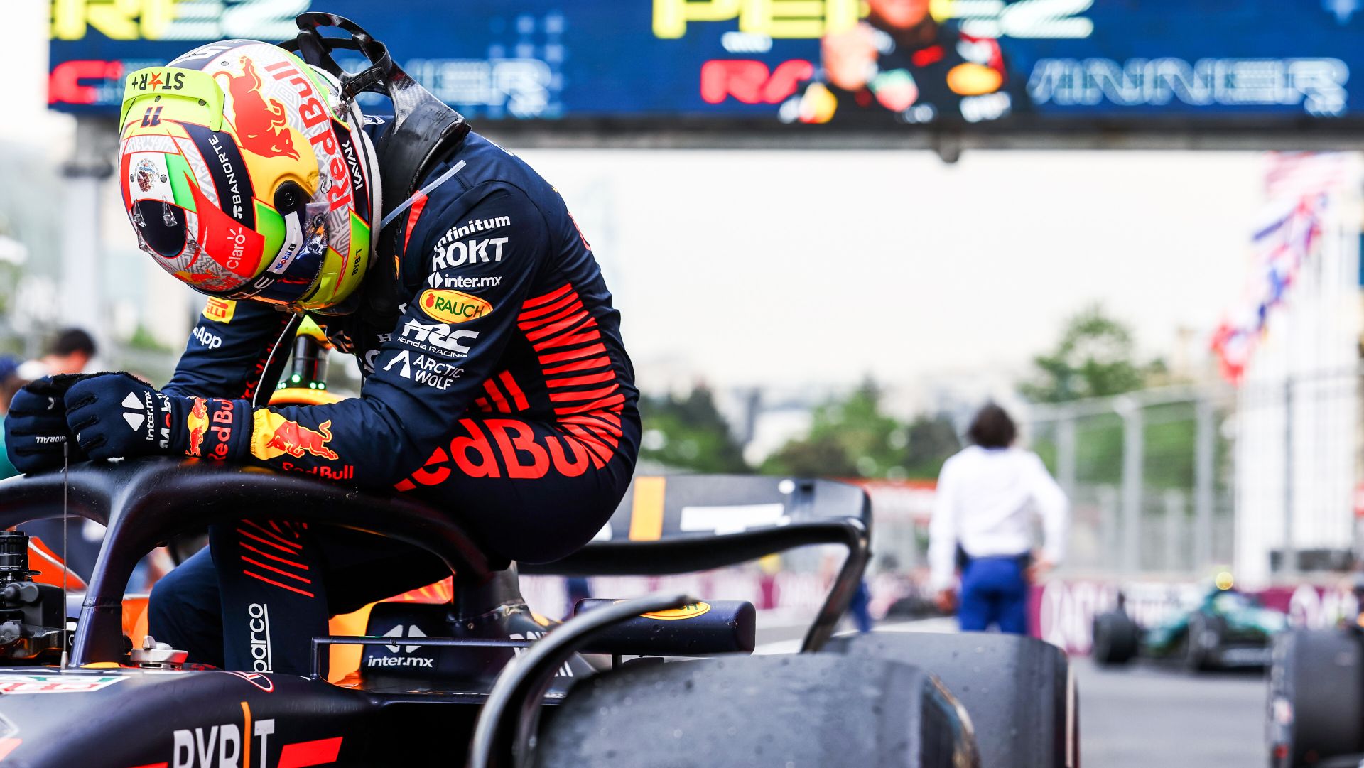 Ο Σέρχιο Πέρεζ μετά τη νίκη στο Αζερμπαϊτζάν