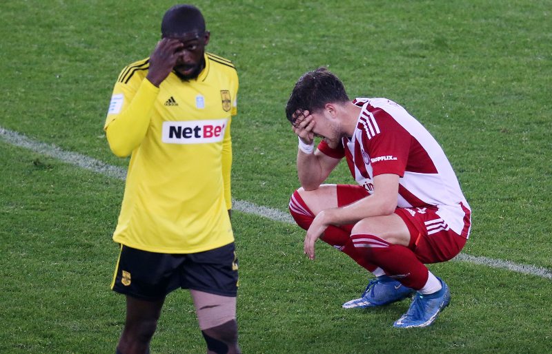 Ο Ρέτσος απογοητευμένος στο ματς με τον Άρη