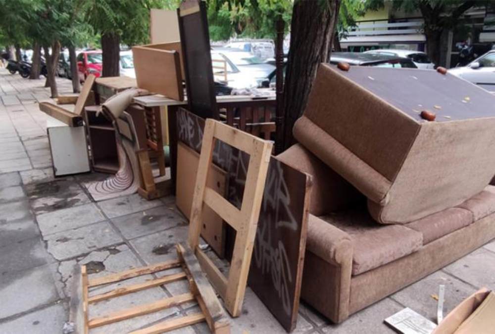 σκουπίδια και μπάζα