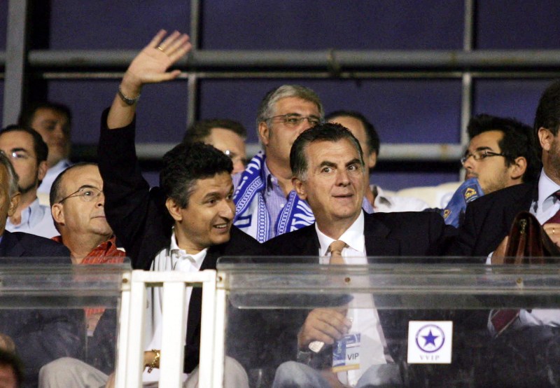 Ο Γιώργος Σπανός στο ματς του Ατρομήτου με τη Σεβίλλη