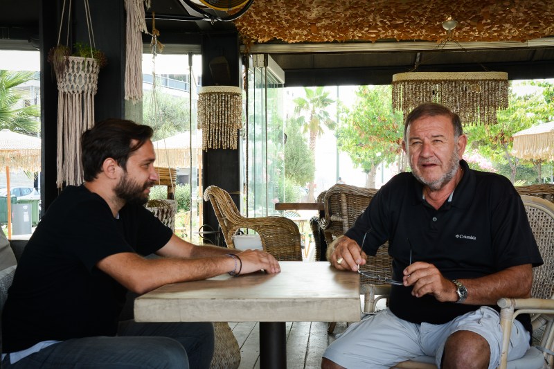 Ο Γιάννης Σπάθας με τον δημοσιογράφο του Gazzetta, Παναγιώτη Δαλαταριώφ