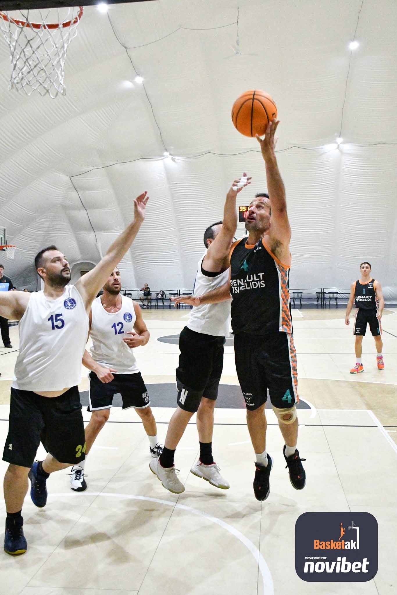 Από αγώνα για το basketaki