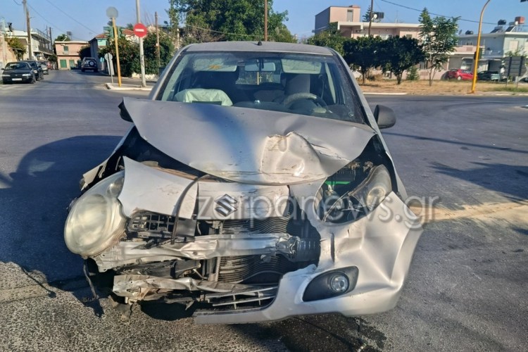 Τροχαίο ατύχημα στα Χανιά με ασθενοφόρο