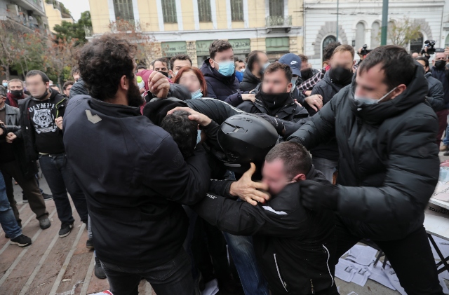 Ξύλο στο Πολυτεχνείο