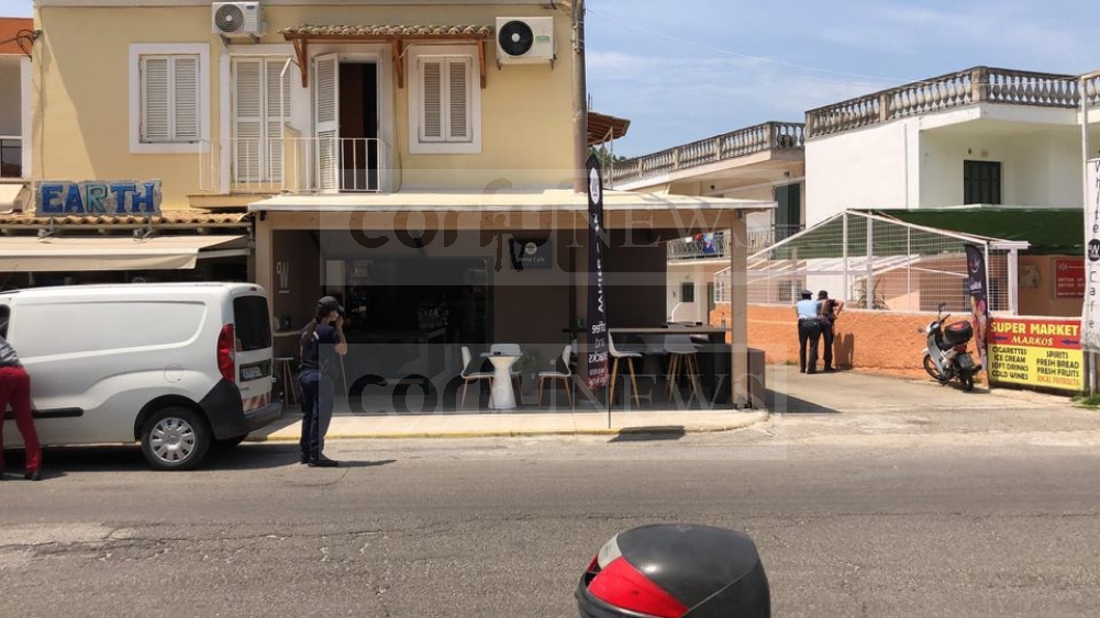 Αστυνομικοί στο σημείο του εγκλήματος στην Κέρκυρα