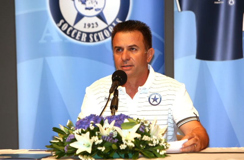 Ο Τόλης Αποστόλου