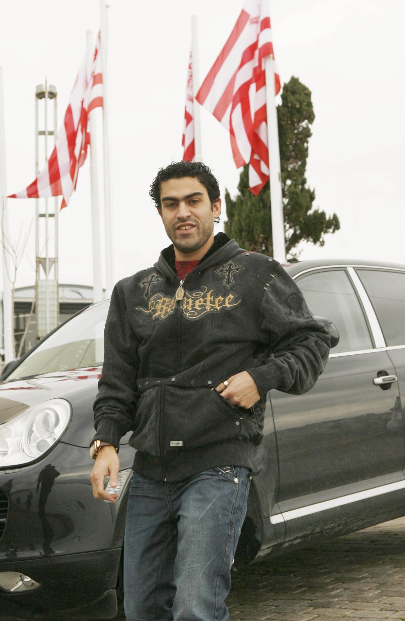 O Kαστίγιο έξω από τα γραφεία του Ολυμπιακού όταν ήταν να επιστρέψει το 2010