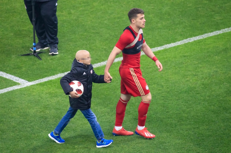 Η «μεγάλη» αγκαλιά του Κούτρη (pics) 