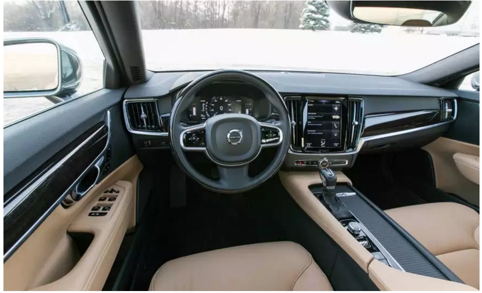To εσωτερικό του Volvo V90.