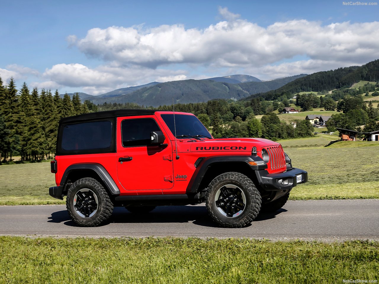 To Jeep Wrangler εφοδιάζεται με σύγχρονους κινητήρες βενζίνης και πετρελαίου.