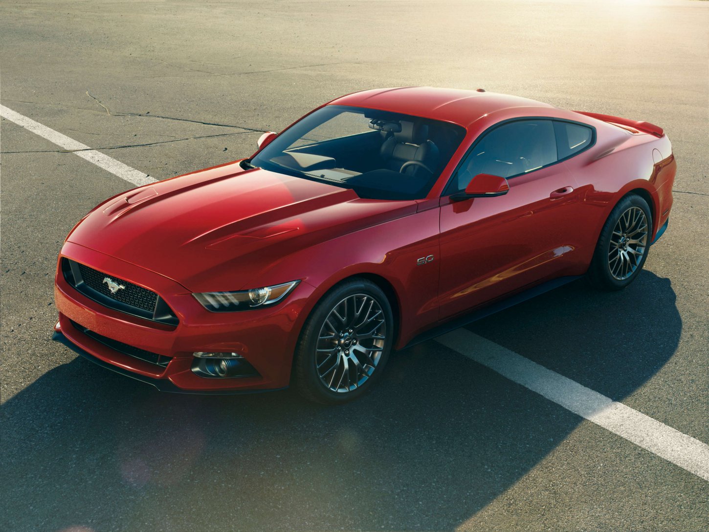 H Mustang διατίθεται με μία μεγάλη γκάμα κινητήρων και σαζμάν.