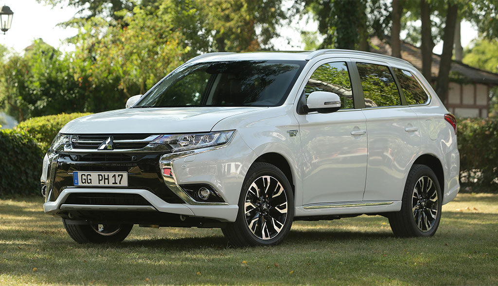 To υβριδικό Mitsubishi Outlander PHEV.