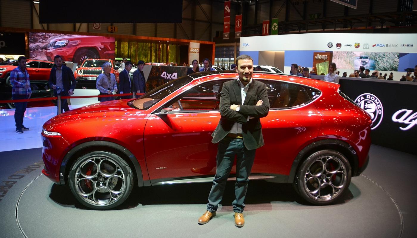 O Αλέξανδρος Λιώκης με την Alfa Romeo Tonale.