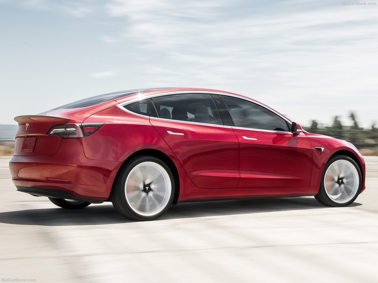 To Model 3 προσφέρει αυτή τη στιγμή έως 500 χλμ. αυτονομία.