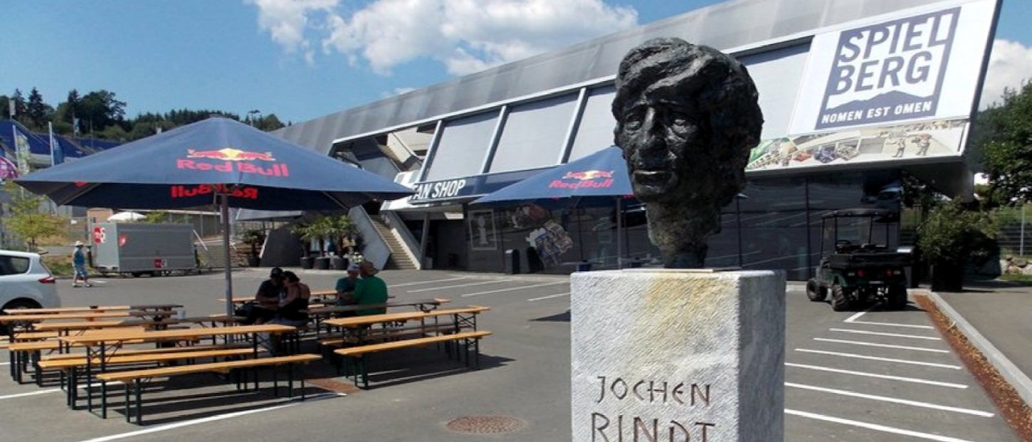 H προτομή του Ριντ έξω από την πίστα Red Bull - Ring.