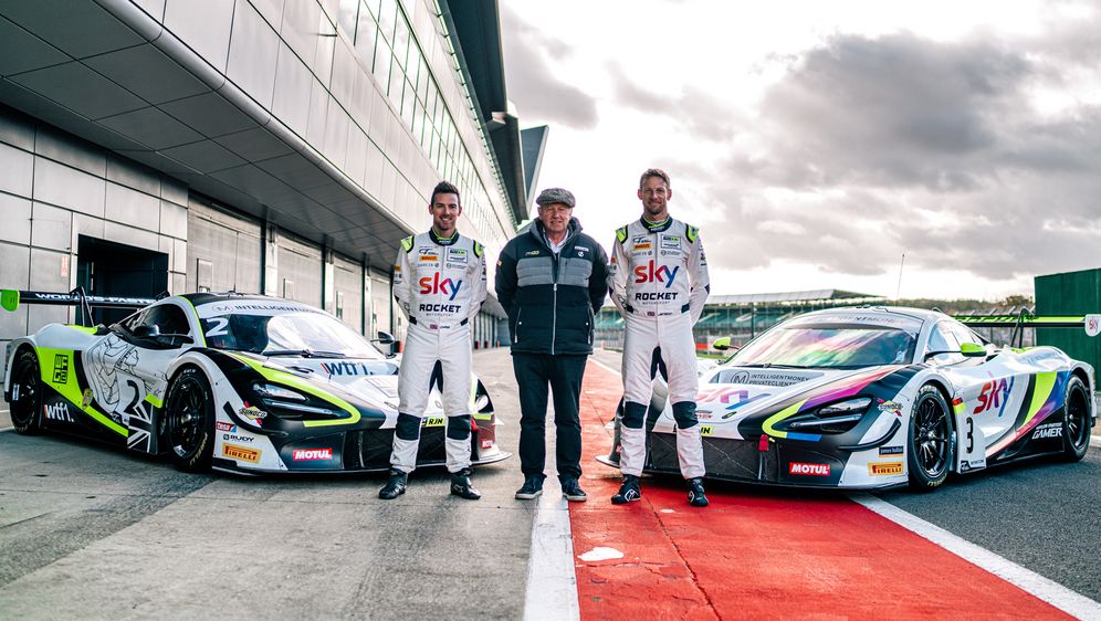 O Mπάτον (δεξιά) θα λάβει μέρος με δική του ομάδα στο DTM.