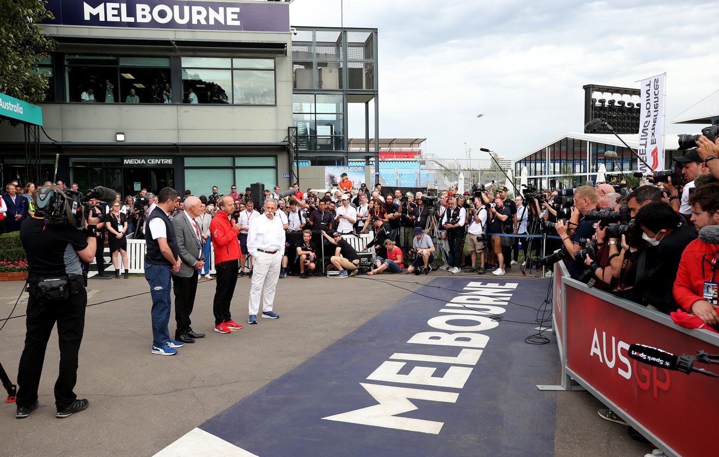 Oι υπεύθυνοι της Formula 1 ανακοινώνουν την αναβολή του περυσινού Γκραν Πρι.