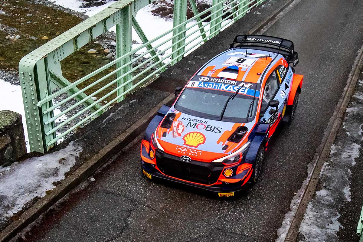 O Τάνακ προβληματίστηκε με το θάμπωμα του παρμπρίζ του Hyundai i20 WRC.