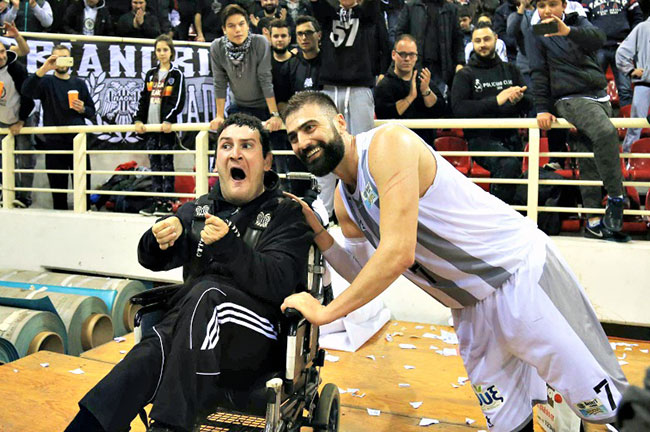 Ο…Γιαννάκης είναι ο πιο πιστός οπαδός του μπασκετικού ΠΑΟΚ! | Basket League & ΠΑΟΚ | gazzetta.gr