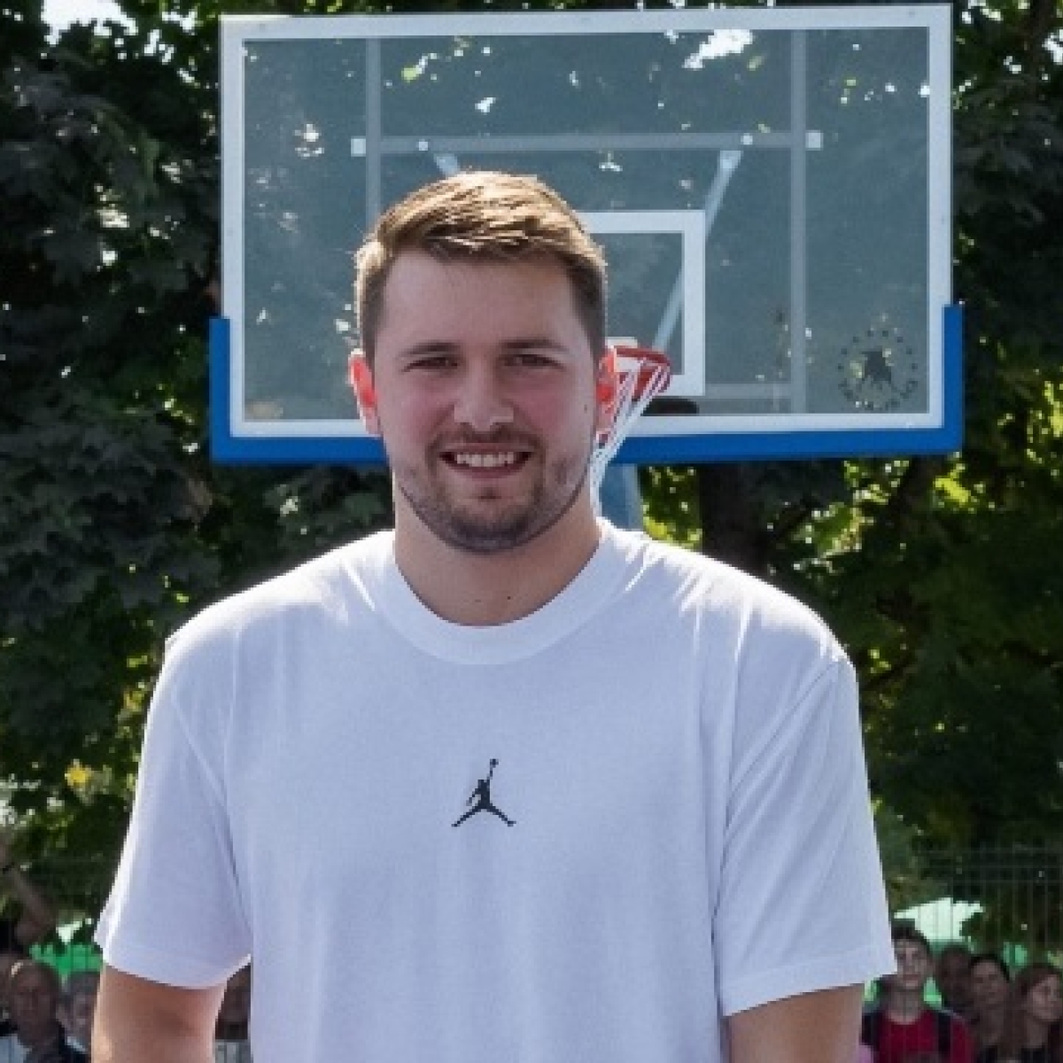 Ντόντσιτς: Έφτιαξε γήπεδα μπάσκετ στην παλιά γειτονιά του στη Σλοβενία  (pics) | Gazzetta