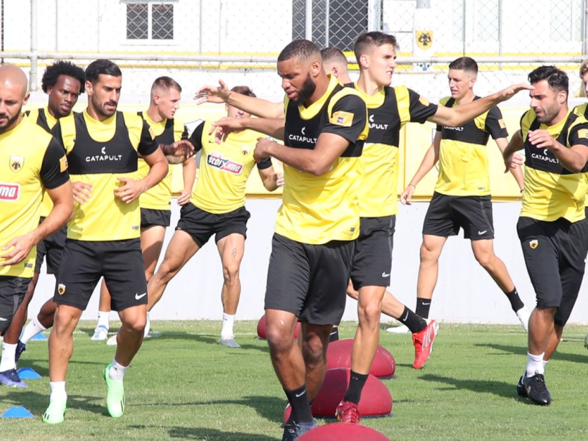Το Gazzetta στην προπόνηση της ΑΕΚ στα Σπάτα: Οι δοκιμές με Μουκουντί  αριστερά στους τρεις στόπερ (vid) | Gazzetta