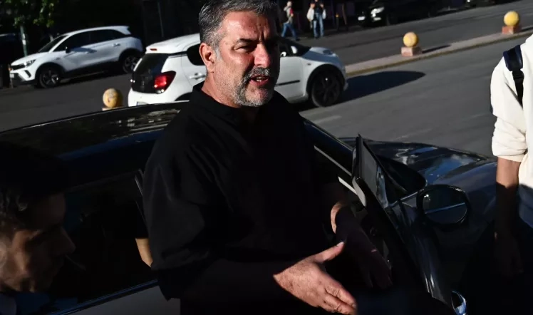 Βασίλης Μπισμπίκης: «Πέρασα ένα κομμάτι σκληρής αλητείας από τα 13 μου,  ήμουν αδέσποτος» (vid) | PLUS by gazzetta