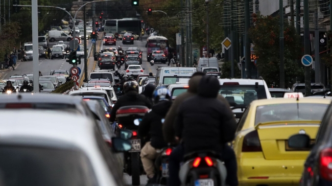 Από το 2030 δεν θα πωλούνται νέα αυτοκίνητα βενζίνης και diesel στην Ελλάδα