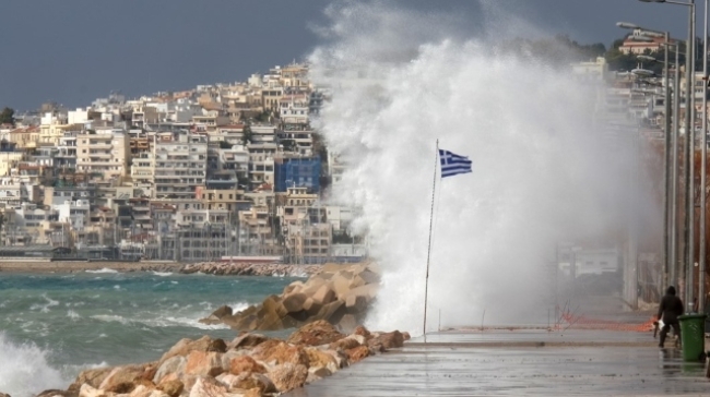 Θυελλώδεις άνεμοι έως την Κυριακή: Σε ποιες περιοχές θα ξεπεράσουν τα 100 χλμ./ώρα οι ριπές