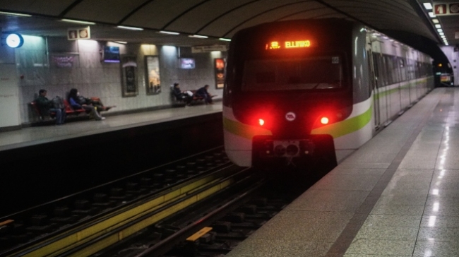 Απεργία Πρωτομαγιά: Αλαλούμ με το Μετρό και αλλαγές στις ώρες που θα λειτουργούν τα ΜΜΜ