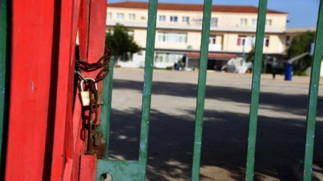 Αδιανόητο περιστατικό στη Θεσσαλονίκη: 12χρονος απείλησε με μαχαίρι συμμαθητή του στο προαύλιο σχολείου