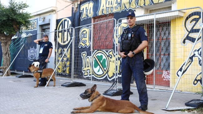 Τελικός Conference League: Σκυλιά, «Αύρα», ΜΑΤ, ελικόπτερα και drones της Αστυνομίας έξω από την Opap Arena (pics)